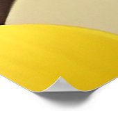 Heldergele zangvogel neergestreken op een tak poster (Hoek)