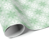 Heldergroen en winterwit Snowflake-patroon Cadeaupapier (Rol Hoek)