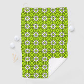 Heldergroen en wit bloemmotief golfhanddoek (Insitu)