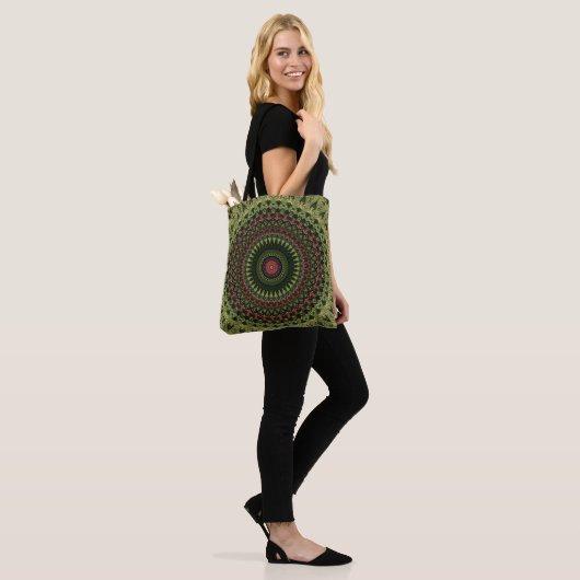 Heldergroen zwart en rood Mandala Retro Design Tote Bag (Op model)