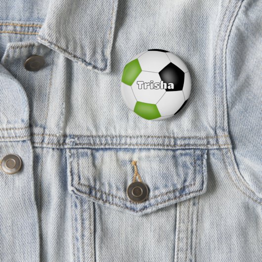Heldergroen Zwart Voetbal Thema Custom Name Ronde Button 5,7 Cm (In situ)