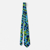 Heldergroene camouflage in Aqua Blue en Navy Stropdas (Achterkant)