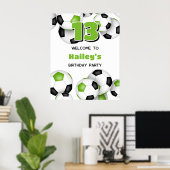 Heldergroene zwarte voetballen verjaardagsfeestje poster (Thuiskantoor)