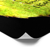 Helderheid van groen goud tegen zwart poster (Hoek)