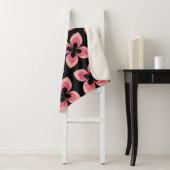 Helderheid van het twee-zonder roze ventilatorpatr sherpa deken (In situ)