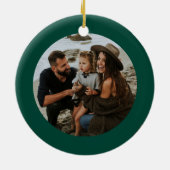 Helderkleurige foto van de moderne kerstfamilie keramisch ornament (Achterkant)