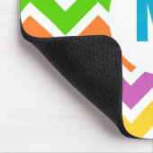 Helderkleurige regenboogChevron Monogram Muismat (Hoek)