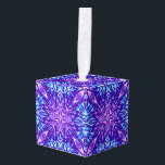 Helderkristalsnowschilfers, sierelementen decoratie<br><div class="desc">Naadloos winterpatroon met neonsneeuwvlokken. Helderkristalvormig. Festive textuur met ijzige mandala's op een blauwe achtergrond. Patroon met paarse en blauwe sneeuwdecoratie.</div>