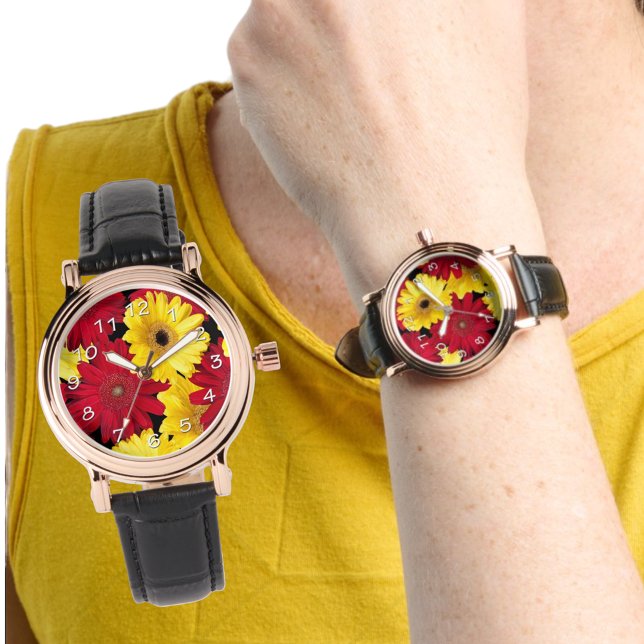 Helderrode en gele Gerber Daisies Horloge (floral watch face)