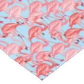 Helderroze lamingos op blauw 2 tafelkleed (Gekanteld)