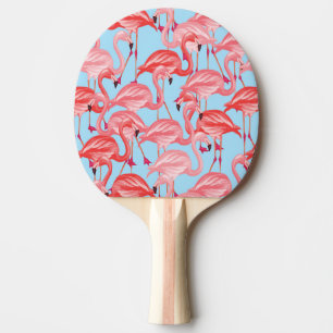 Helderroze lamingos op blauw tafeltennisbatje