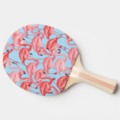 Helderroze lamingos op blauw tafeltennisbatje (Zijkant)