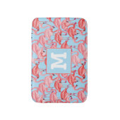 Helderroze lamingos op blauw | Voeg je Initiaal to Badmat (Voorkant Verticaal)