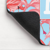 Helderroze lamingos op blauw | Voeg je Initiaal to Muismat (Hoek)