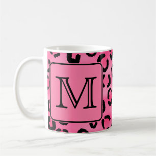 Helderroze luipaard print aangepast monogram. koffiemok