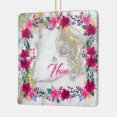 Helderroze Poinsettia op Marble Nana Keramisch Ornament (Links)