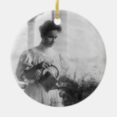 Helen Keller Watering Planten Portret Keramisch Ornament (Achterkant)