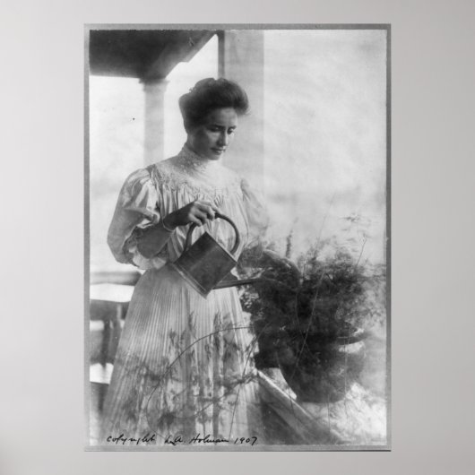 Helen Keller Watering Planten Portret Poster (Voorkant)