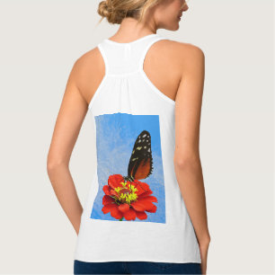 Heliconius hecate vlinder op een Zinnia T-Shirt