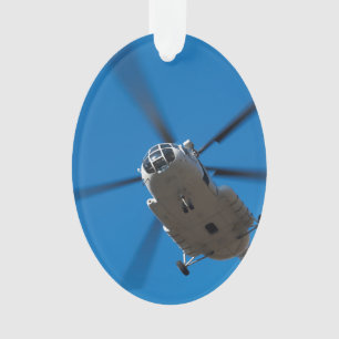 Helikopter met luchtafdekking in blauwe lucht ornament