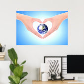 Heling handen omarmen aarde door helende liefde poster (Thuiskantoor)