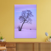 Hellende boom in besneeuwd veld; Chippewa County; Canvas Afdruk (Insitu (Woonkamer))