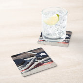 Helling verbonden met twee bollen kartonnen onderzetters (Insitu)