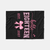Hello Eighteen Est 2007 Coquette Bow 18th Birthday Fleece Deken (Voorkant (Horizontaal))