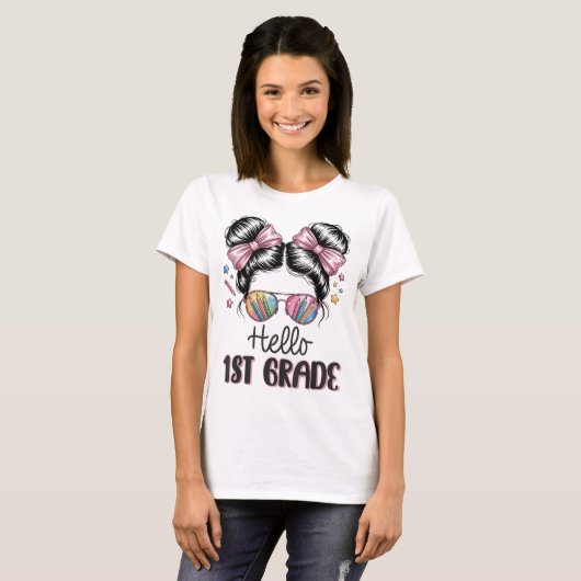 Hello First Grade Teacher Coquette Pencil Bow T-shirt (Voorkant volledig)
