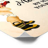 Help mam zichzelf te richten tot Baby brandweerman Poster (Hoek)