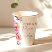 Helroze roze bloemblaadjes en prosecco bruids- papieren bekers