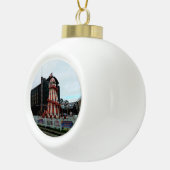 Helter-skelter Keramische Bal Ornament (Rechts)