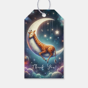 Hemels Baby Giraffe Slapend op Maan & Sterren Cadeaulabel