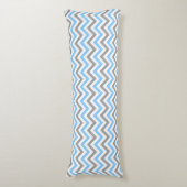 Hemelsblauw, donkergrijs wit groot Chevron ZigZag Lichaamskussen (Voorkant Verticaal)