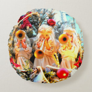 hemelse engelen die trompetten rond kussen