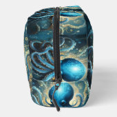 Hemelse Golven: De Blauwe Octopus Fractale Kunst Toilettasje (Rechts)