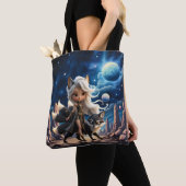 Hemelse Kitsune – Bewaker van de Vier Staarten. Tote Bag (Dichtbij)