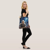 Hemelse Kitsune – Bewaker van de Vier Staarten. Tote Bag (Op model)