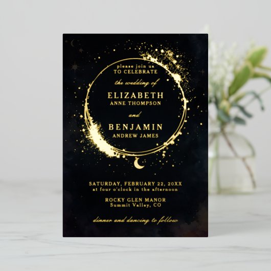 Hemelse Moody Whimsical Elegant Gold Wedding Folie Uitnodiging (Staand Voorkant)