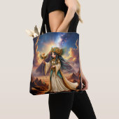 Hemelse Priesteres van de Gouden Piramide. Tote Bag (Dichtbij)