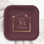Hemelse Rode Gouden Zon Maan Sterren 30e Verjaarda Papieren Bordje<br><div class="desc">Celestial Red Gold Sun Moon Astronomy 30th Birthday Paper Borden hebben een sierlijke gouden zon,  maan en sterren met een gouden lijst op een diep roze-rode achtergrond. Binnenin is uw aangepaste dertigste verjaardag informatie. Personaliseer door de tekst in de tekstvakken te bewerken. Ontworpen voor u door Evco Studio www.zazzle.com/store/evcostudio</div>
