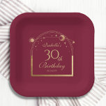 Hemelse Rode Gouden Zon Maan Sterren 30e Verjaarda Papieren Bordje<br><div class="desc">Celestial Red Gold Sun Moon Astronomy 30th Birthday Paper Borden hebben een sierlijke gouden zon,  maan en sterren met een gouden lijst op een diep roze-rode achtergrond. Binnenin is uw aangepaste dertigste verjaardag informatie. Personaliseer door de tekst in de tekstvakken te bewerken. Ontworpen voor u door Evco Studio www.zazzle.com/store/evcostudio</div>