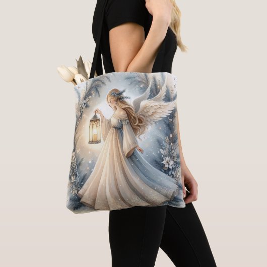 Hemelse Winterengel Lantaarn van Vrede Tote Bag (Dichtbij)