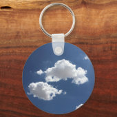 Hemelse wolken in een blauwe lucht sleutelhanger (Achterkant)