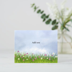 Hemelse wolken, weide met bloemen, briefkaart