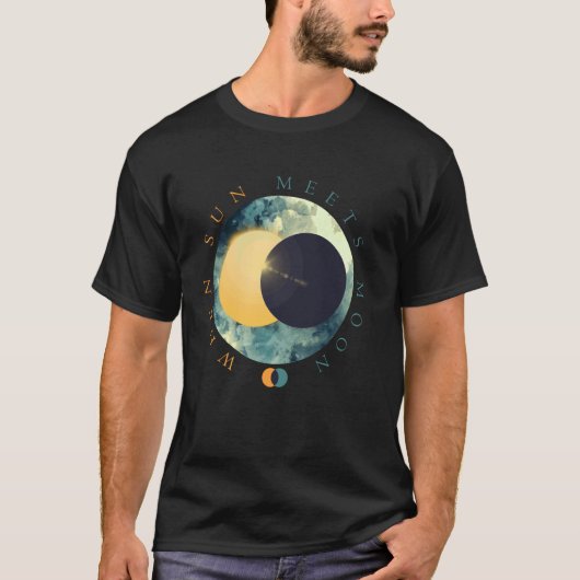 Hemelse Zon Ontmoet Maan Fasen Kosmische Ruimte As T-shirt (Voorkant)