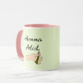 Henna Artist met Henna Cone Mok (Voorkant links)