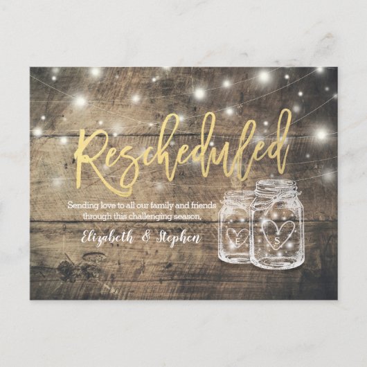 Hercheduled Wedding Postponement Mason Jars Wood Aankondigingskaart (Voorkant)