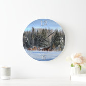 Herd van paarden die op de eerste wintersneeuw lop grote klok (Huis)