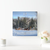 Herd van paarden die op de eerste wintersneeuw lop vierkante klok (Huis)